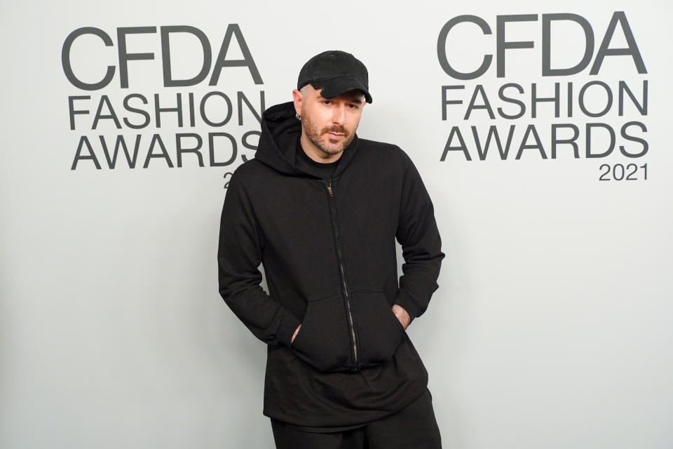 Demna Gvasalia es el director creativo de Balenciaga (Photo by Sean Zanni/Patrick McMullan via Getty Images)