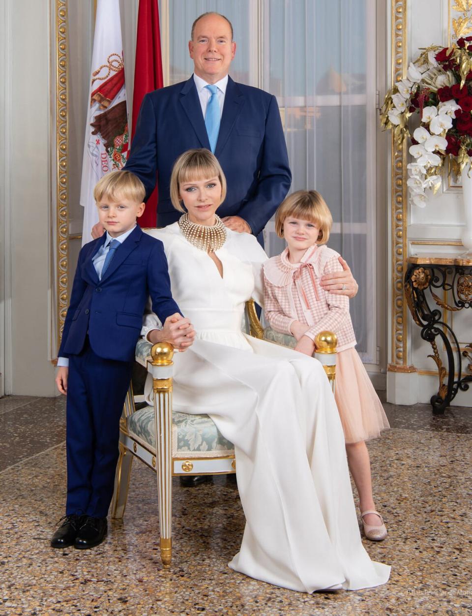 The new official photo of LL. AAAA. Ss. Ss. Prince Albert II and Princess Charl lène with Their Children Hereditary Prince Jacques and Princess Gabriella will be available from Wednesday, January 20, 2021