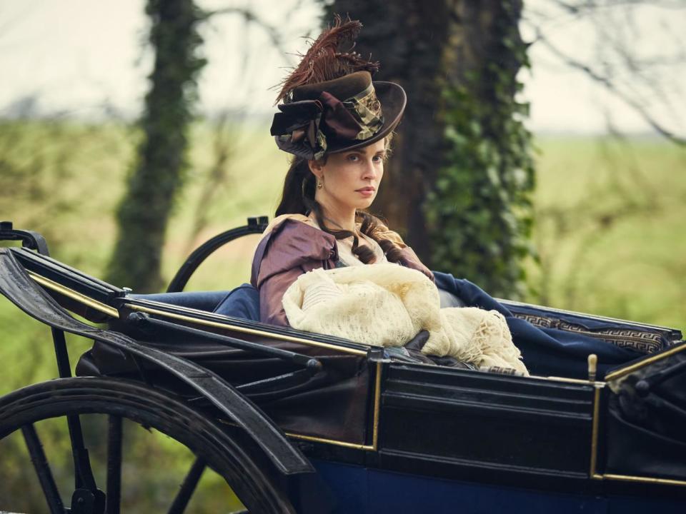 Heida Reed as Elizabeth Warleggan (BBC)