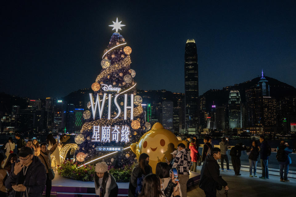 香港有多項聖誕慶祝活動，希望吸引旅客及市民在港消費。 (Vernon Yuen/NurPhoto via Getty Images)