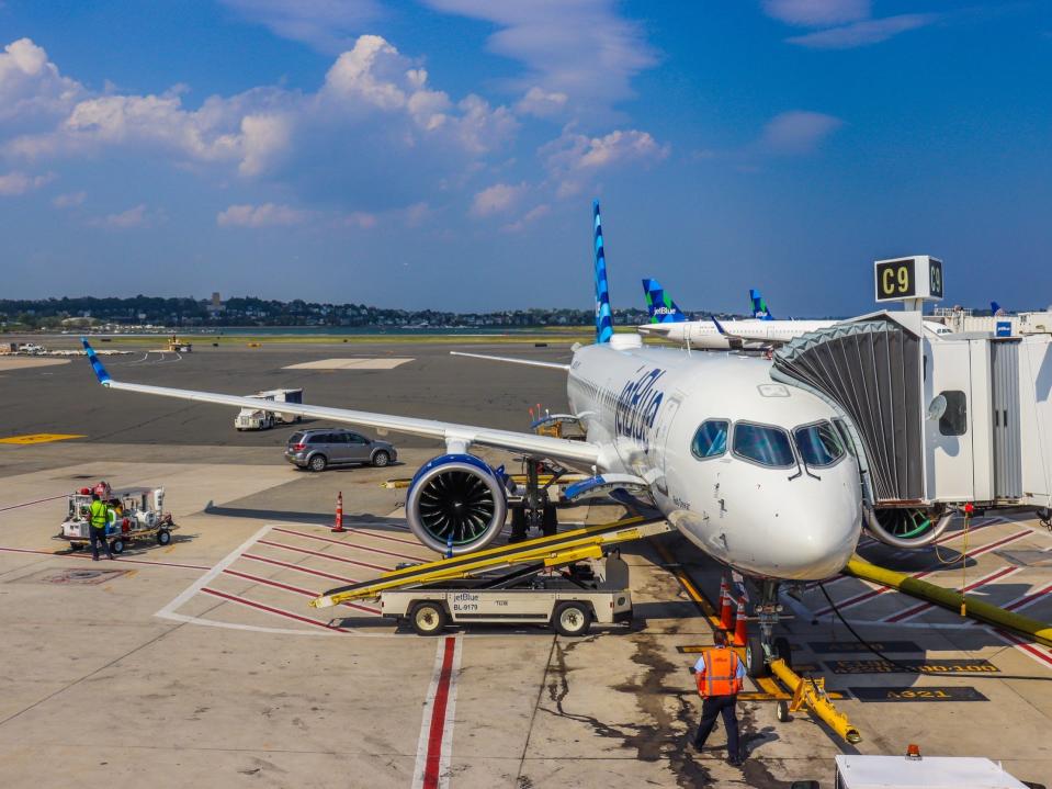 JetBlue Airways Airbus A220-300 Flight