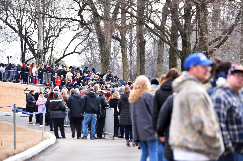 Cientos de personas asistieron al homenaje de Lisa Marie Presley en Menphis  (Foto: Justin Ford/Getty Images)