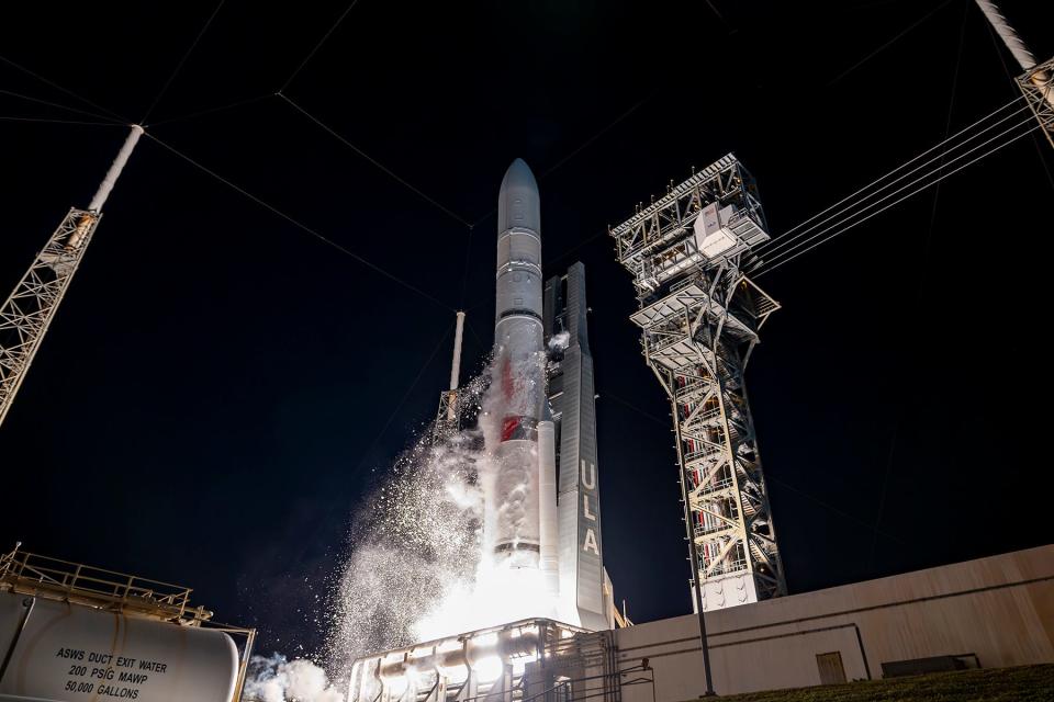 A ULA Vulcan rocket launches into space on Monday, carrying the Peregrine lunar missions.