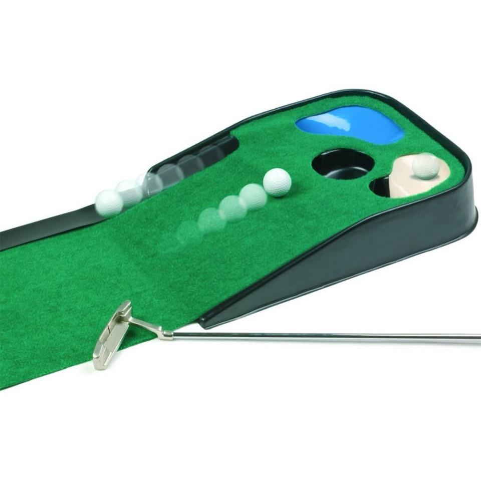 9) JEF World Of Golf Hazard Deluxe Putting Mat