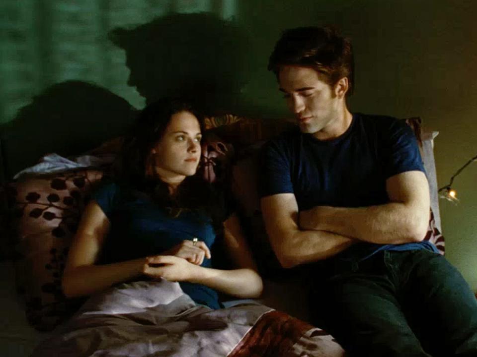 twilight bella edward bedroom scene