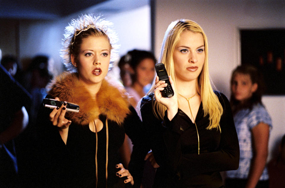 Tammy Lynn Michaels (right) and Leslie Grossman (left) in “Popular.” - Credit: Courtesy Touchstone Television/Everett Collection