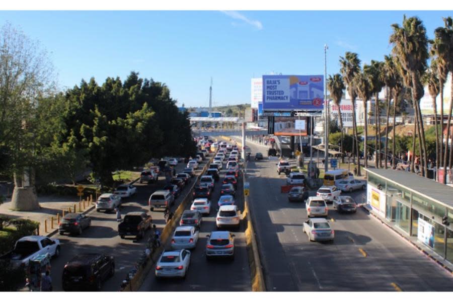 Viajero acusa a agentes de CBP de dañar su auto durante revisión en garita de San Ysidro