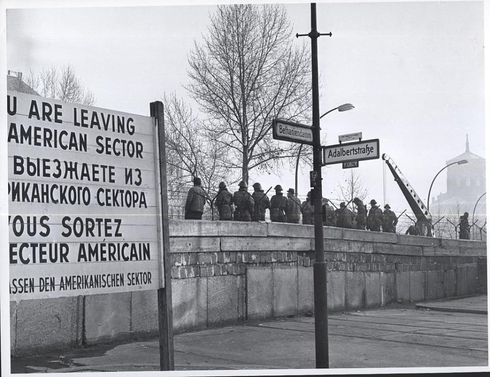 soviet US cold war Germany Berlin Wall tanks Checkpoint Charlie