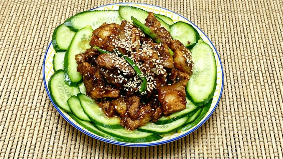 腩肉食譜│果汁煎腩片惹味香口  加一樣材料醃肉更腍