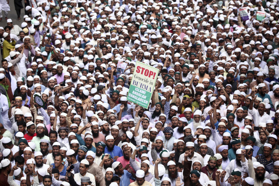 <p>Bangladeshi activists along with members of several Islamic groups participate in a protest against the persecution of Rohingya Muslims in Myanmar, after Friday prayers in Dhaka, Bangladesh, Sept. 8, 2017. (Photo: Rajib Dhar/AP) </p>