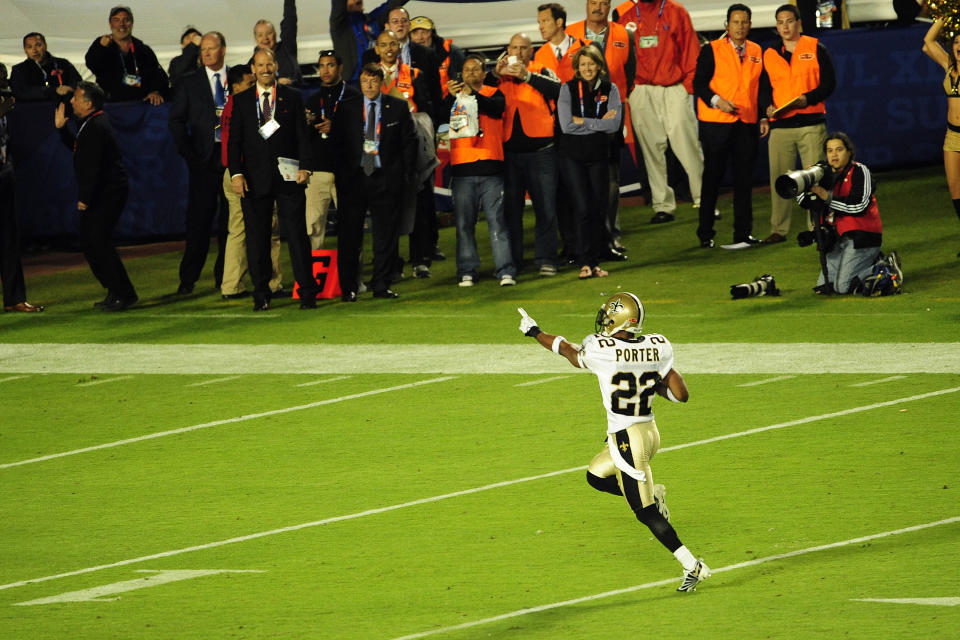 Feb 7, 2010; Miami, FL, USA; New Orleans Saints cornerback <a class="link " href="https://sports.yahoo.com/nfl/players/8817/" data-i13n="sec:content-canvas;subsec:anchor_text;elm:context_link" data-ylk="slk:Tracy Porter;sec:content-canvas;subsec:anchor_text;elm:context_link;itc:0">Tracy Porter</a> (22) runs an interception for a touchdown against the Indianapolis Colts during the fourth quarter of Super Bowl XLIV at Sun Life Stadium. The Saints won 31-17. Mandatory Credit: Steve Mitchell-USA TODAY Sports