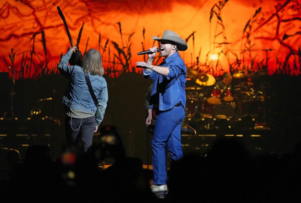 Dustin Lynch performs as an opener before Blake Shelton at Desert Diamond Arena in Glendale on March 23, 2024.