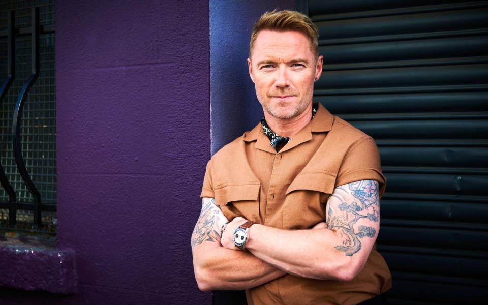 Ronan Keating wurde 1977 in der irischen Hauptstadt Dublin geboren. Seine Mutter starb 1998 an Brustkrebs. Ihr zu Ehren gründete die Familie die Marie Keating Foundation, die sich für eine bessere Vorsorge und Aufklärung über die Krankheit einsetzt. (Bild: Universal Music/Ray Burmiston)