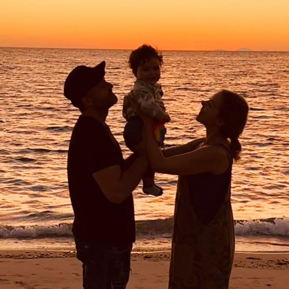 En su felicitación en Instagram, Fernanda compartió esta tierna foto junto a su hijo Liam