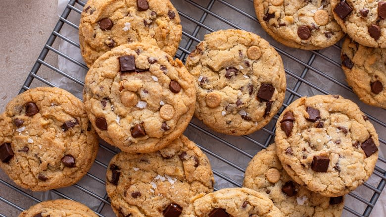 Chocolate chip cookies cooling