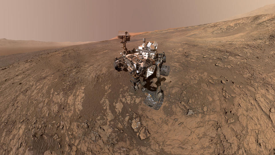 Ein Selfie von Curiosity. Das hat der Mars-Rover 2019 von sich aufgenommen