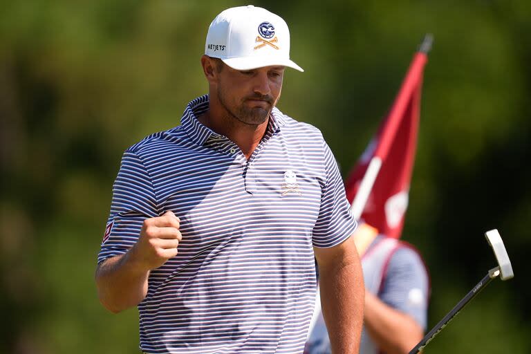 Bryson DeChambeau celebra un birdie. Está segundo, a un golpe, y con pretensiones de sumar un nuevo Major