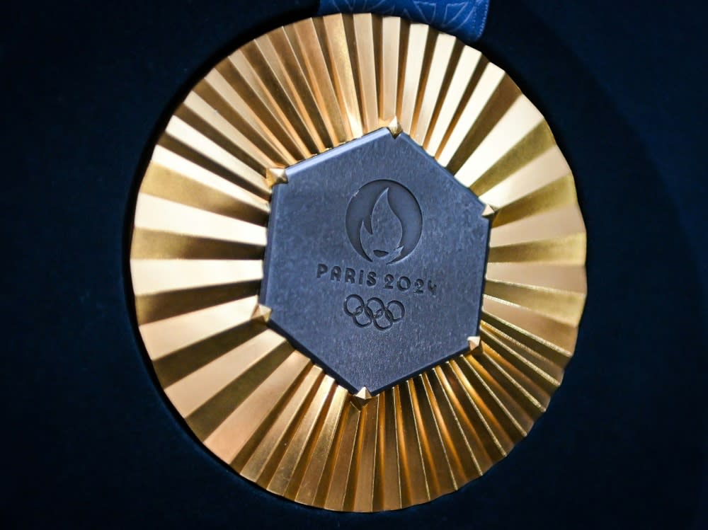 Die Goldmedaille für die Olympischen Spiele in Paris