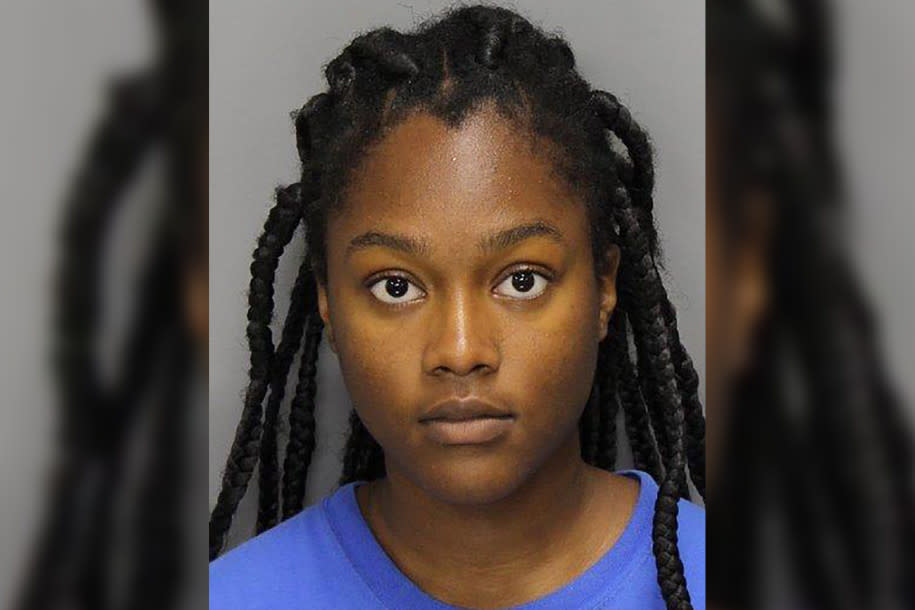 Maquwell Fleming’s mug shot. She set up a date with a man and then held him at gunpoint to rob him, according to Cobb County (Ga.) police. (Photo: Cobb County Jail)