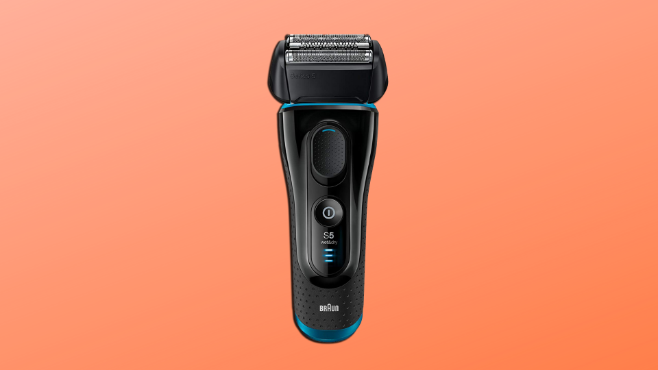 This electric shaver is 100 percent waterproof! (Photo: Amazon/Yahoo Lifestyle)