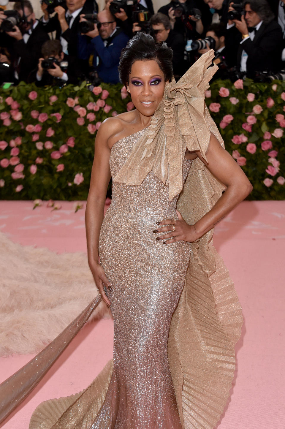 <h1 class="title">Regina King in Oscar de la Renta wearing Lark & Berry jewelry</h1><cite class="credit">Photo: Getty Images</cite>