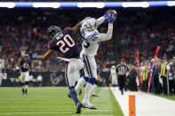 <p>Eric Ebron #85 of the Indianapolis Colts catches a pass in the second quarter defended by Justin Reid #20 of the Houston Texans during the Wild Card Round at NRG Stadium on January 5, 2019 in Houston, Texas. (Photo by Tim Warner/Getty Images) </p>