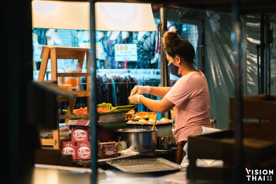 夜市所有者無法負擔土地費用，因此要求攤商需在14天內撤離（VISION THAI 看見泰國）