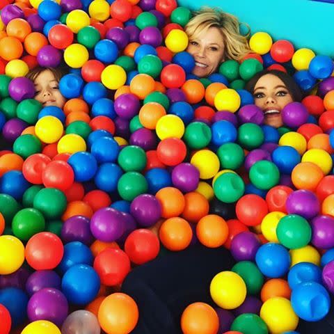 <p>Y que tal cuando le dio por meterse en una piscina de pelotas/Sofia Vergara/Instagram </p>