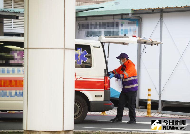 ▲桃園驚傳男童墜樓意外！1日，一名年約2歲男童被路人發現倒臥路面，疑似墜樓，消防隊雖立刻將他送醫急救，最終仍傷重不治。警方表示，男童疑似高處墜落，詳細事發原因仍持續調查釐清。（示意圖非當事畫面／記者李春台攝, 2021.01.12）