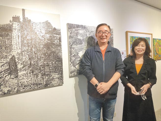 台灣身心障礙藝術發展協會第五屆理事長張麗莉和現任理事長吳春山，歡迎大家一起到光之藝廊看展。圖／黃繡鳳