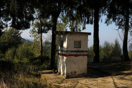 An abandoned military border post stands in the village of Ravno Bucje, near the south-eastern town of Knjazevac, Serbia, August 15, 2016. REUTERS/Marko Djurica