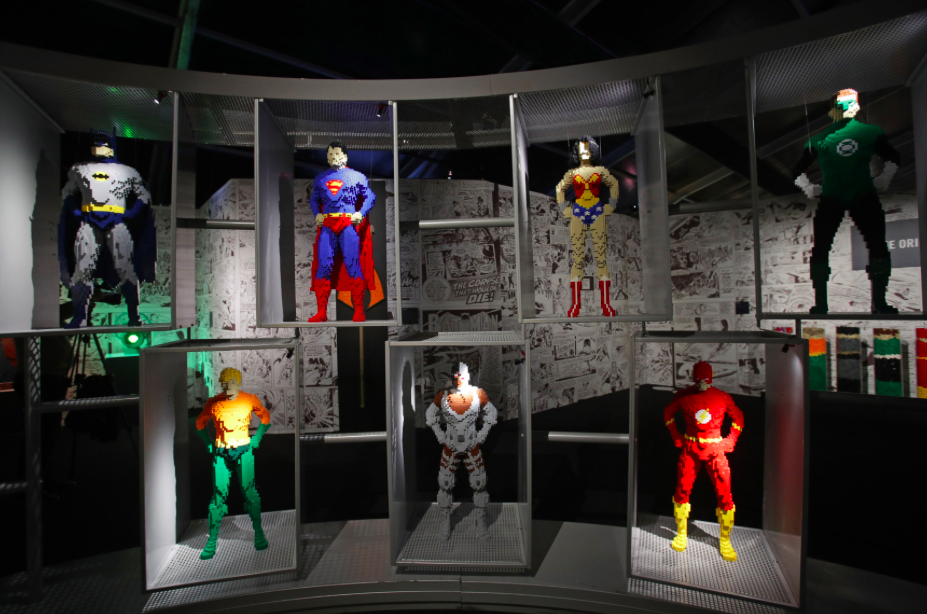 <p>Die Lego Justice League versammelt sich – einige Monate, bevor sie dasselbe auf der Leinwand machen. (Bild: PA) </p>