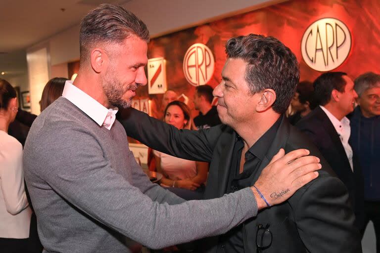 Martín Demichelis y Marcelo Gallardo en mayo de 2023, en la inauguración de la estatua del Muñeco