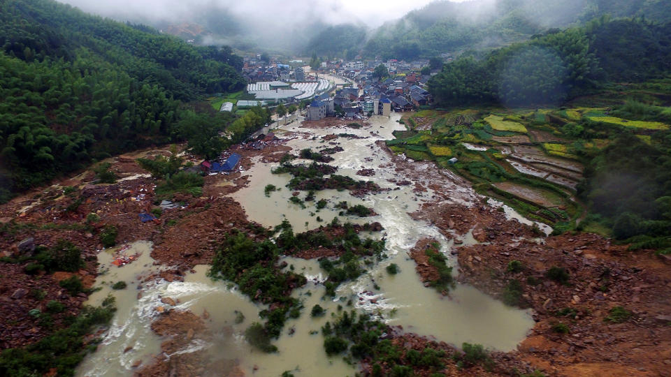 Typhoon Megi hits eastern China and Taiwan