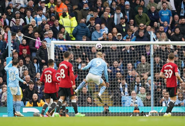 Erling Haaland missed an open goal against Manchester United on Sunday