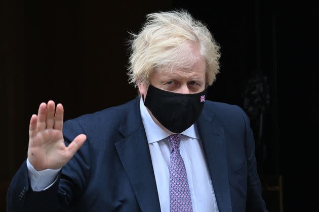 Boris Johnson is expected to keep advice about face masks in his Covid Winter plan (Photo: JUSTIN TALLIS via Getty Images)