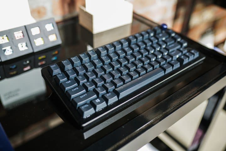 The HyperX Alloy Rise keyboard with a black shell.