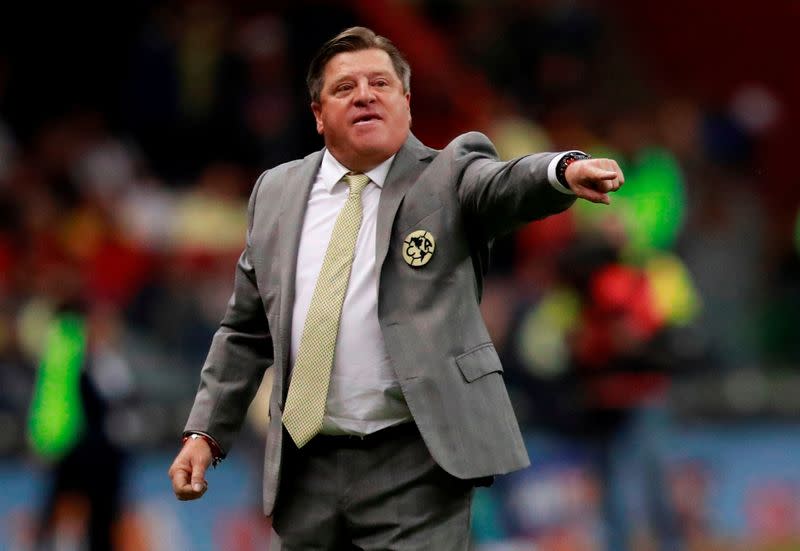 Foto de archivo del DT de América, Miguel Herrera, durante la final del torneo Apertura en México