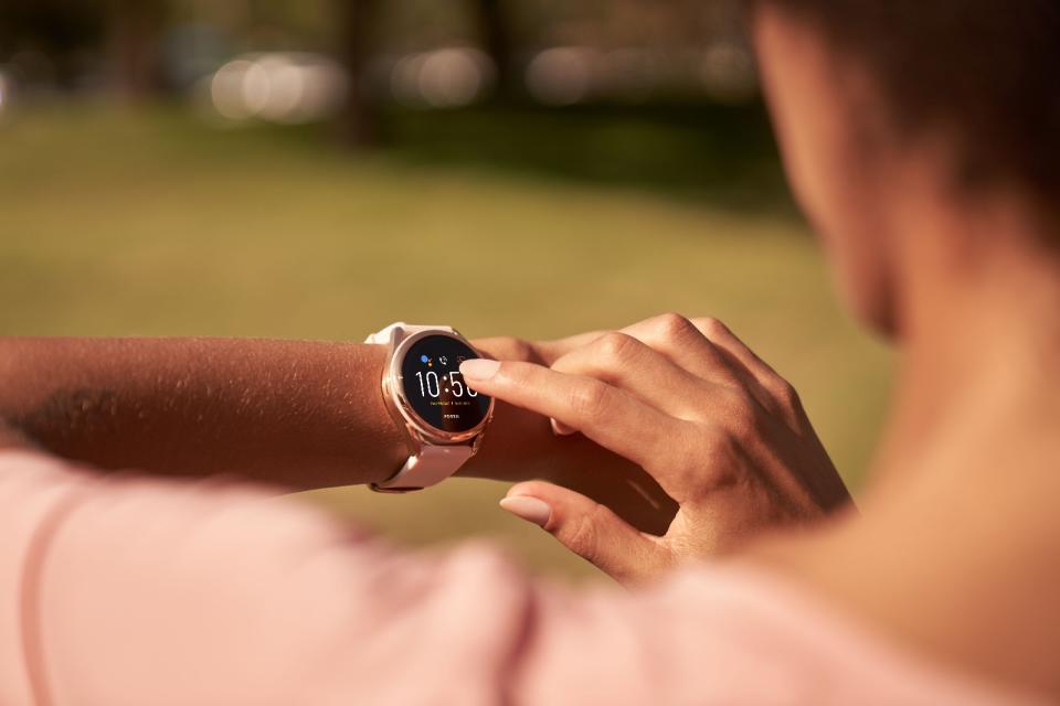 Fossil Gen 5 LTE smartwatch at CES 2021