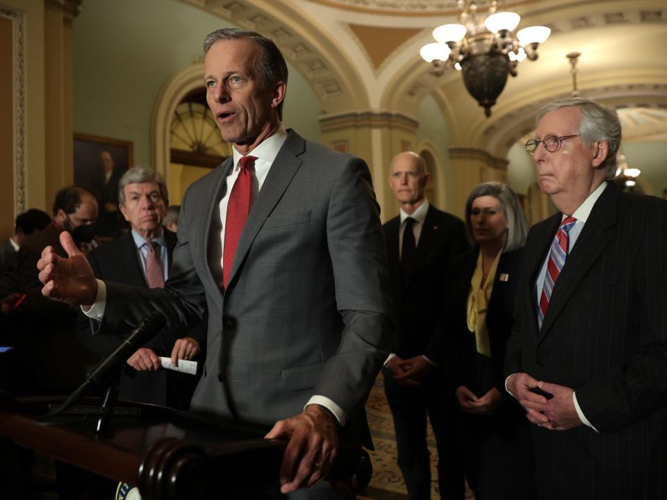 John Thune, Mitch McConnell