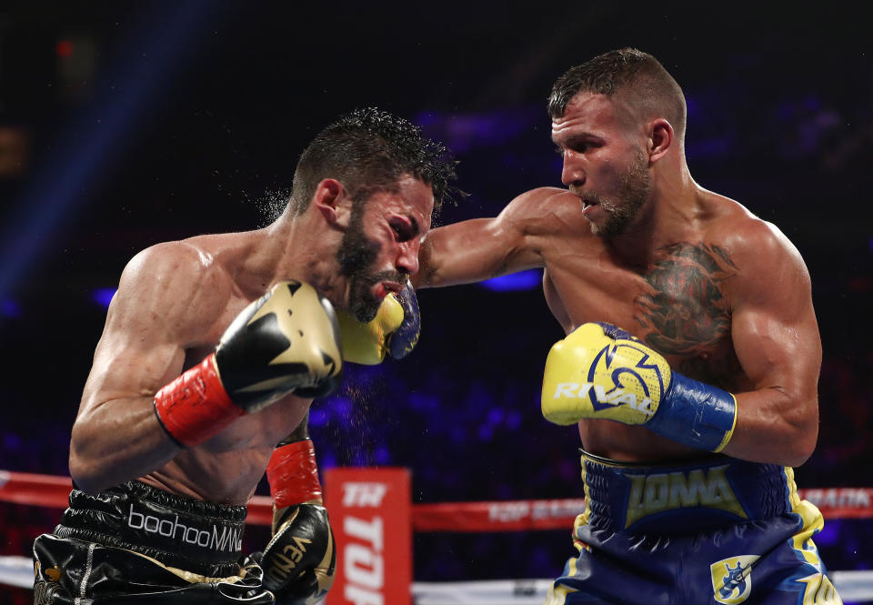 Vasiliy Lomachenko Jorge Linares during their WBA lightweight title fight at Madison Square Garden on May 12, 2018 in New York City. (Getty)