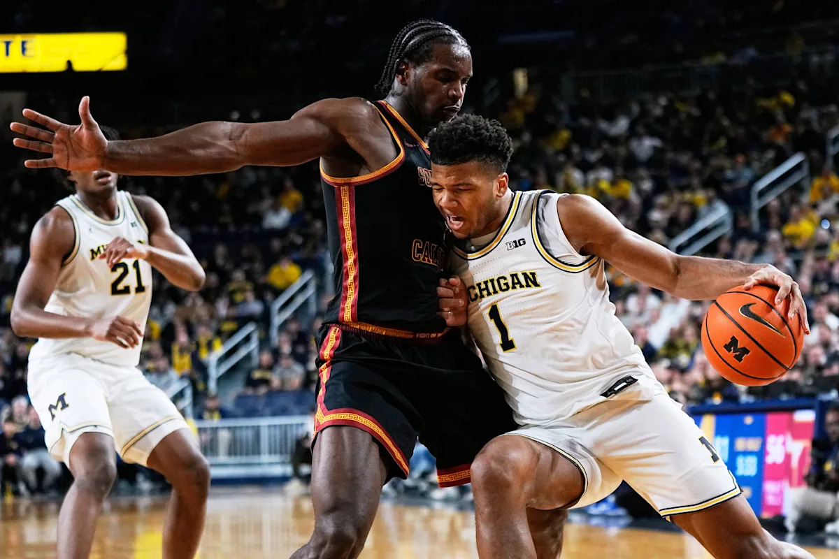 Morez Johnson Jr. scores career-high 29 as No. 2 Michigan beats No. 24 USC