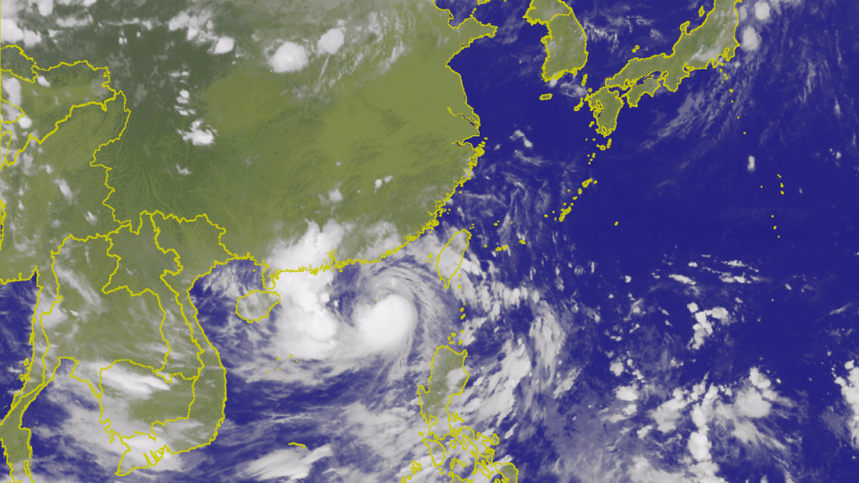 天鴿22日晚間20時40分位置圖。（圖／翻攝自中央氣象局官網）