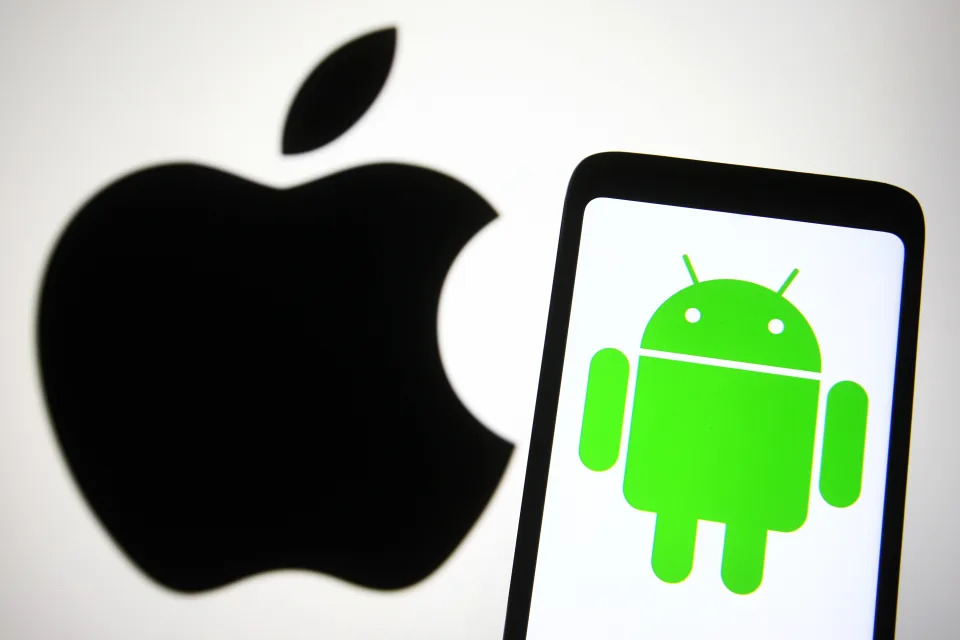 El debate sobre cuál es mejor, si Apple o Android estará siempre ahí.  (Foto:  Pavlo Gonchar/SOPA Images/LightRocket via Getty Images)