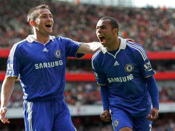 Cole and Lampard won the Premier League together at Chelsea in 2009-2010 (Popperfoto/Getty)