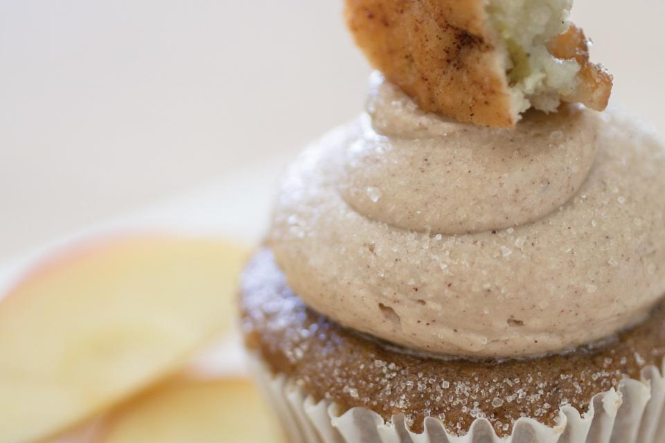 Cinnamon Apple Cupcakes