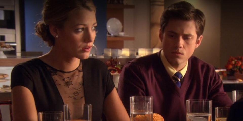 serena and tripp sitting at thanksgiving dinner on an episode of gossip girl