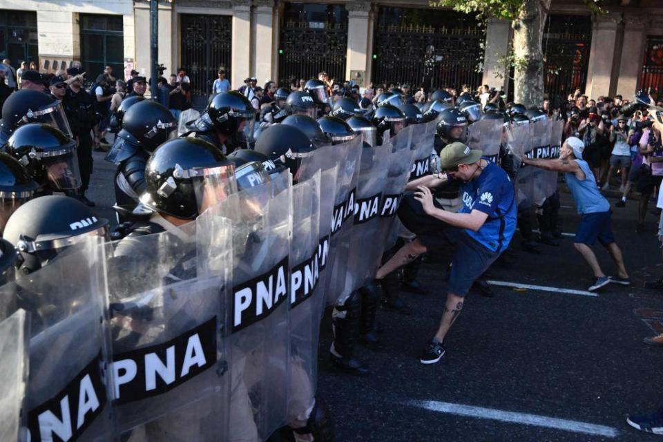 Protesta frente al Congreso. 