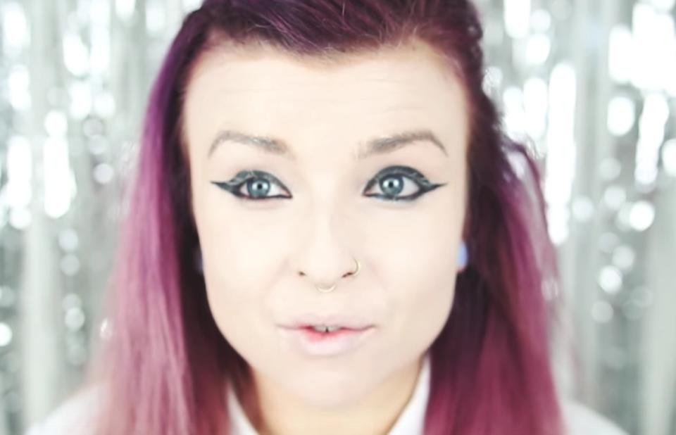 What happens when beauty bloggers do their makeup like how they did in high school