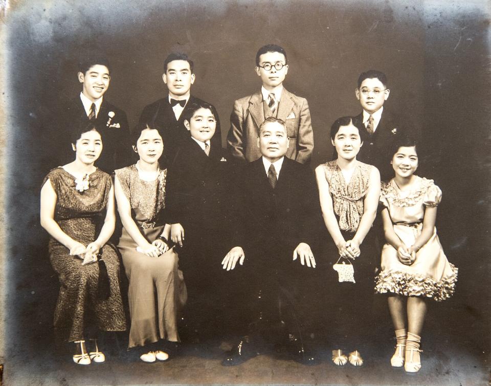 A family portrait including cousins Becky Kato Applegato and Takako Osumi as children.